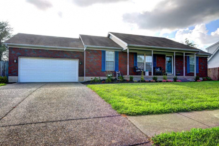 10002 Lancewood Rd. Louisville, KY 40229 (MLS# 1456095)