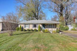 2113 Auburn Dr, Louisville, KY 40216 (MLS#1626497)